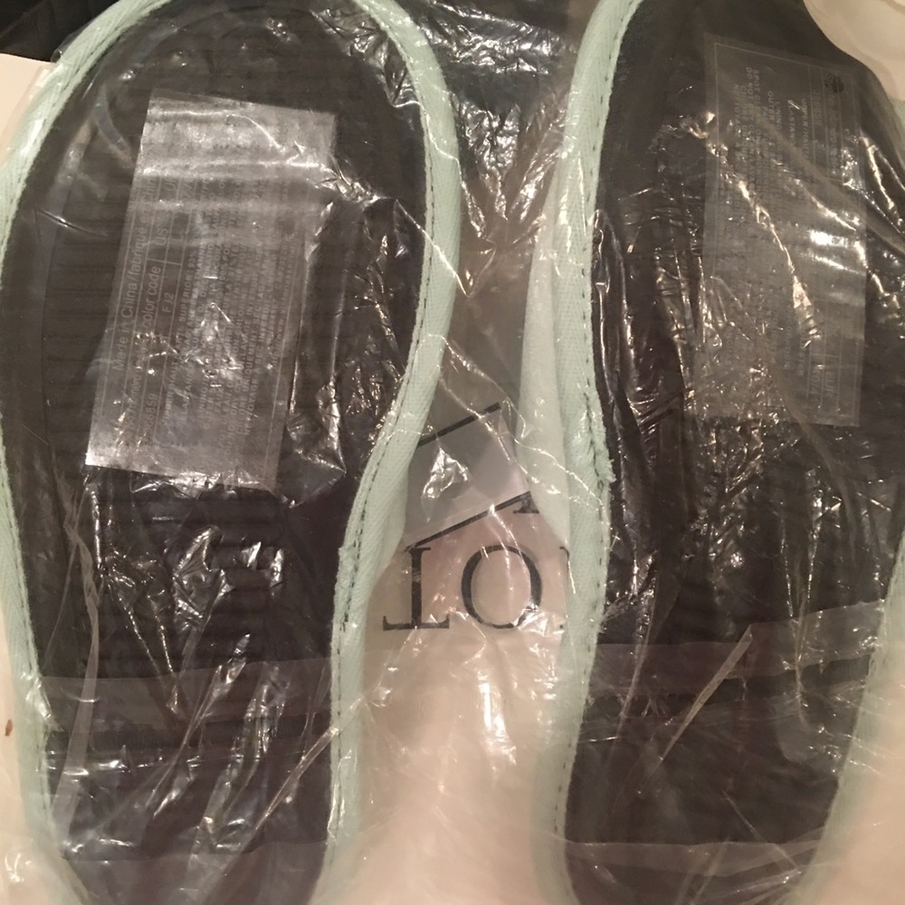 Victoria Secret Slipper - Picture 3 of 5